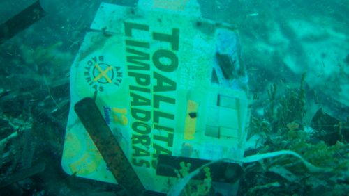 la recién aprobada Ley de Residuos no frenará la llegada de plásticos al mar